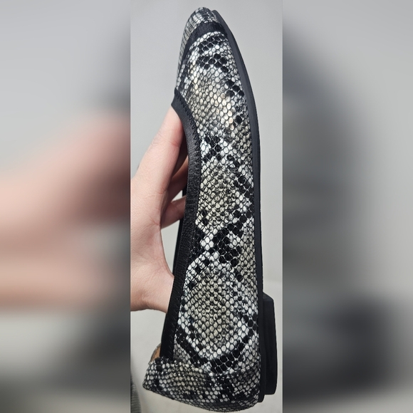Vionic Women's Carrol Multicolor Snake Print Leather Slip On Ballet Flats Sz 8W - Picture 7 of 11